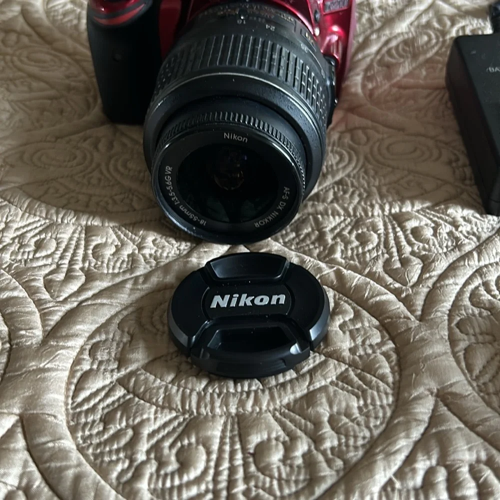 Nikon D3200 | 18-55mm lens | includes battery pack